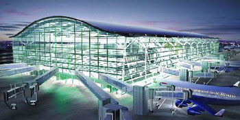 Exterior de la Terminal 5 de noche