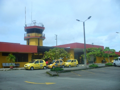 Aeropuerto Gerardo Tobar López 