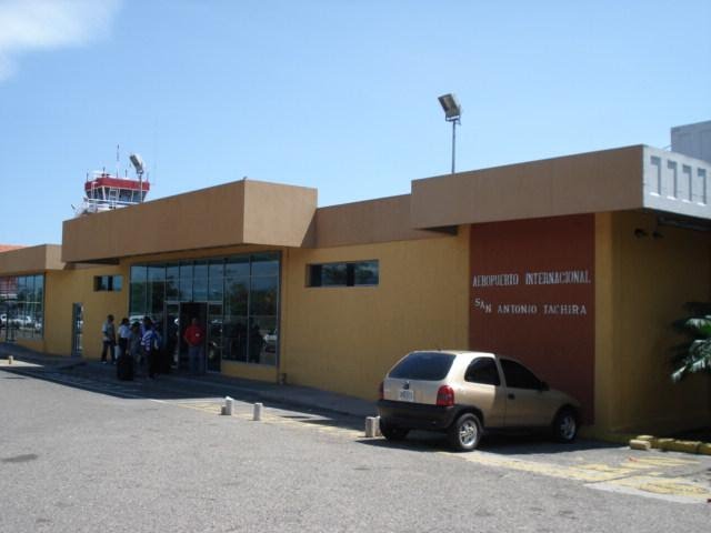 ¿Cómo se llama el aeropuerto de San Antonio del Táchira