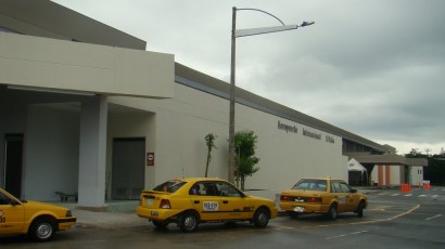 Aeropuerto Internacional El Edén