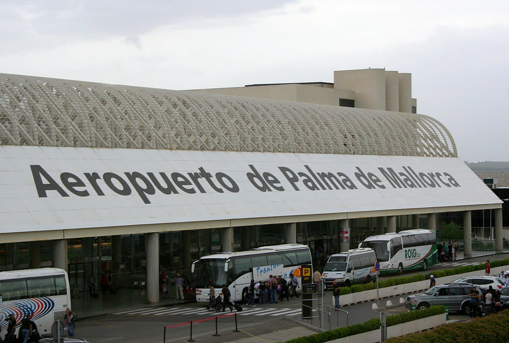 Resultado de imagen de aeropuerto de Palma