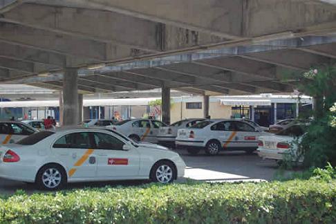 Taxis en el aeropuerto de Sevilla