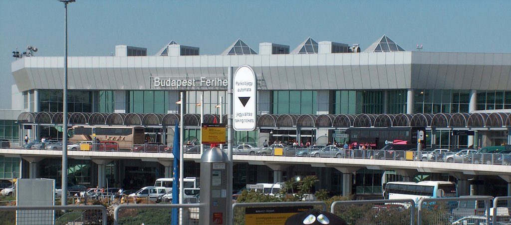 1185 budapest nemzetközi repülőtér terminal 1 bus