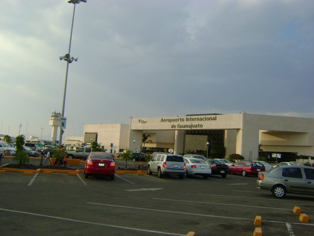 Aeropuerto Internacional del Bajío (BJX)
