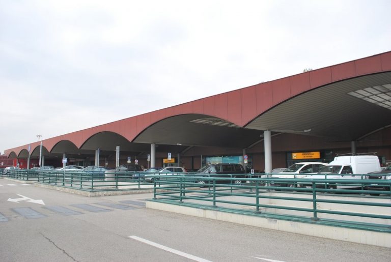 Aeropuerto de Bolonia (BLQ)