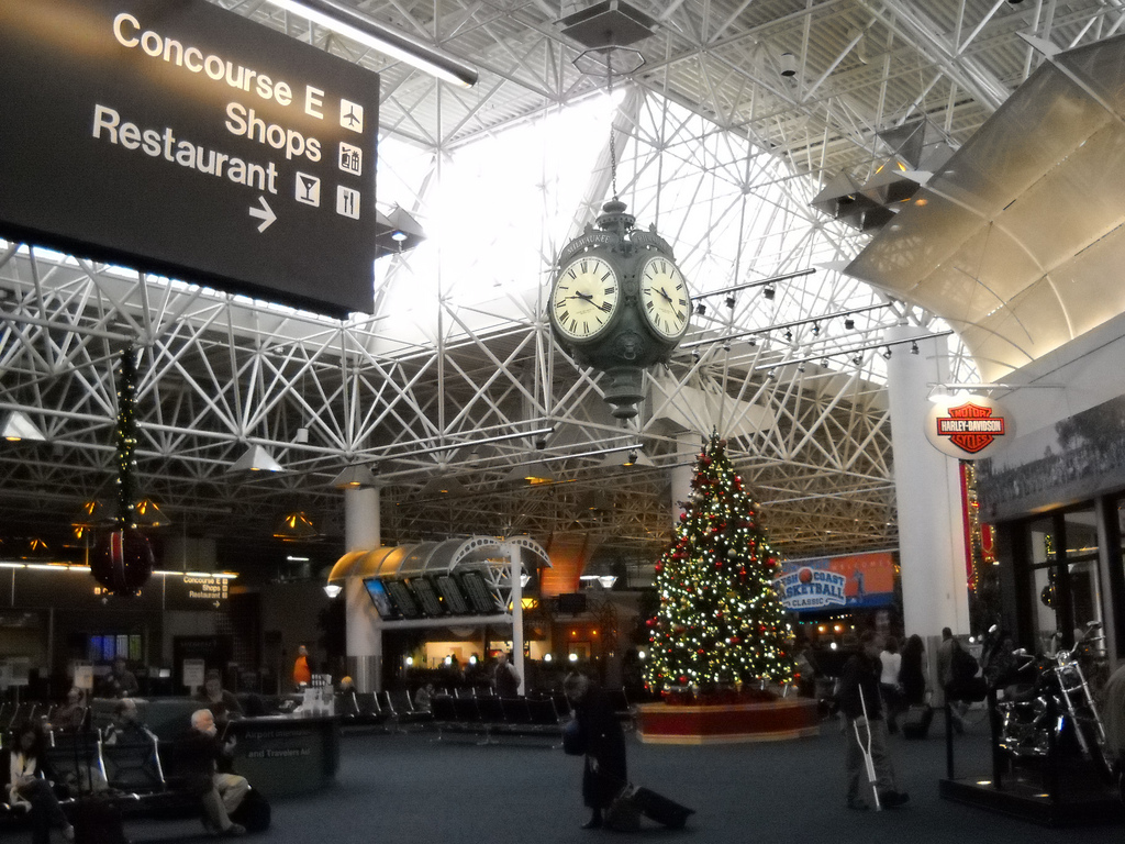 Aeropuerto Internacional General Mitchell (MKE)