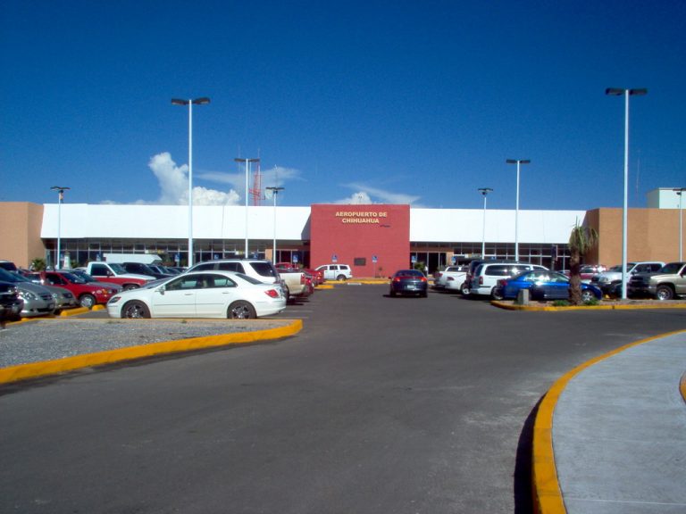Aeropuerto Internacional General Roberto Fierro Villalobos