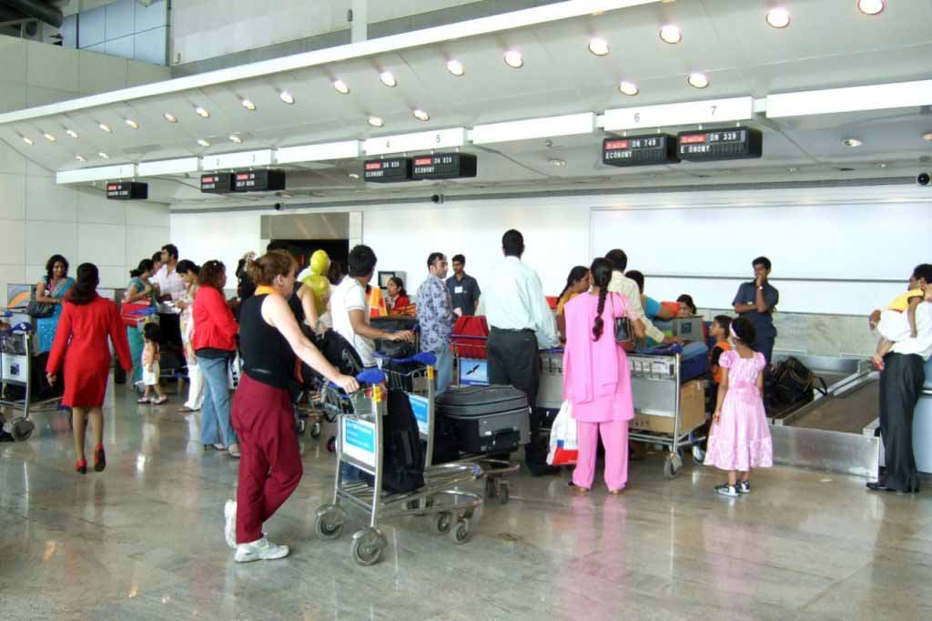 ¿Qué es lo primero que tengo que hacer al llegar al aeropuerto?